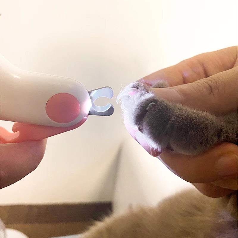 Cortauñas con Luz LED para Perros y Gatos — Corte Seguro y Preciso